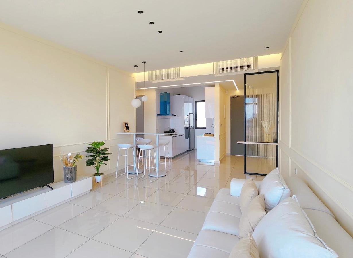 Skypool With Seaview 8Pax Beacon Executive Suites - Georgetown City Centre - 3Km To Komtar 외부 사진